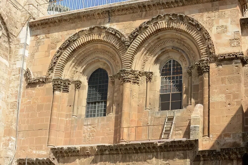 Как деревянная лестница стала символом статус-кво в Храме Гроба Господня в Иерусалиме