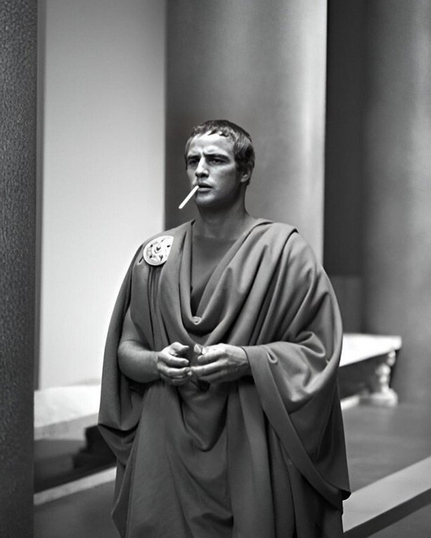  Марлон Брандо на съемках фильма «Юлий Цезарь», 1953 год