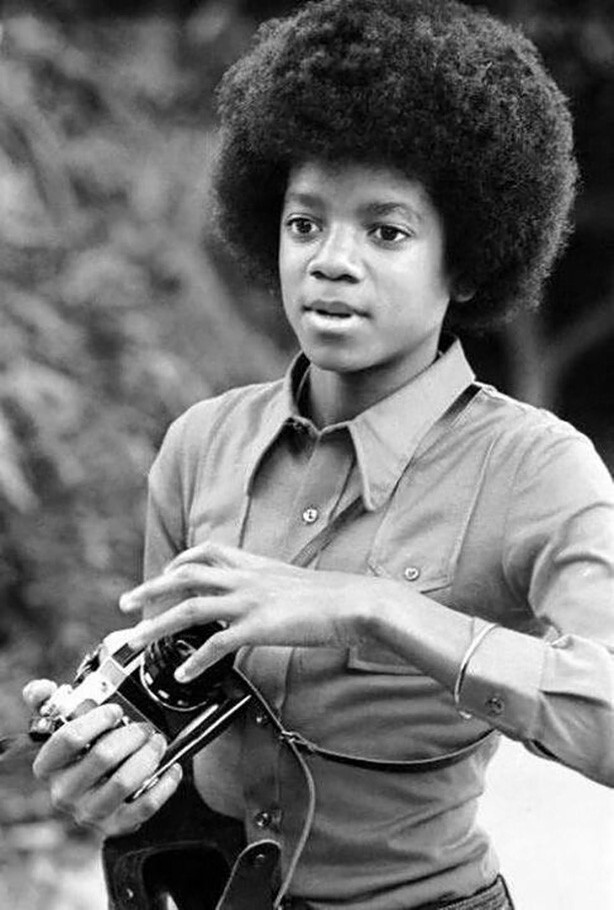  Майкл Джексон с фотоаппаратом Зенит-ЕМ. США, 1972 год
