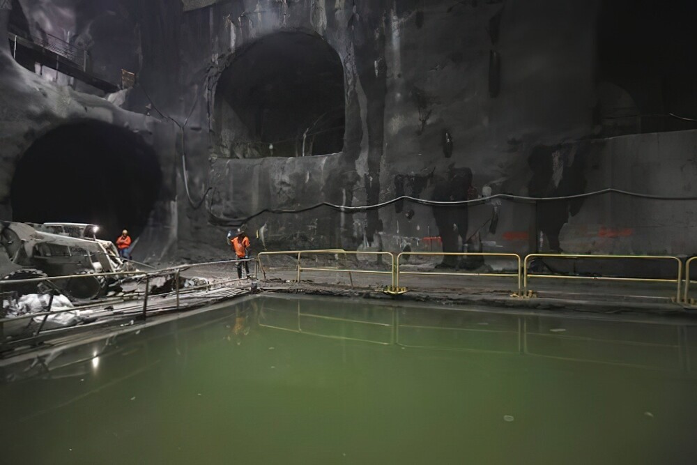 3. А это строительство туннеля на глубине 16 этажей под Нью-Йорком (2013 год)