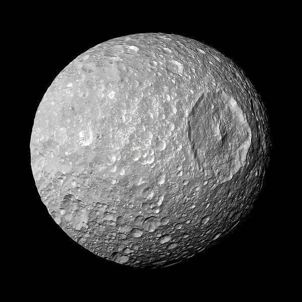 21. У Сатурна есть спутник по имени Мимас, который очень похож на Звезду Смерти...