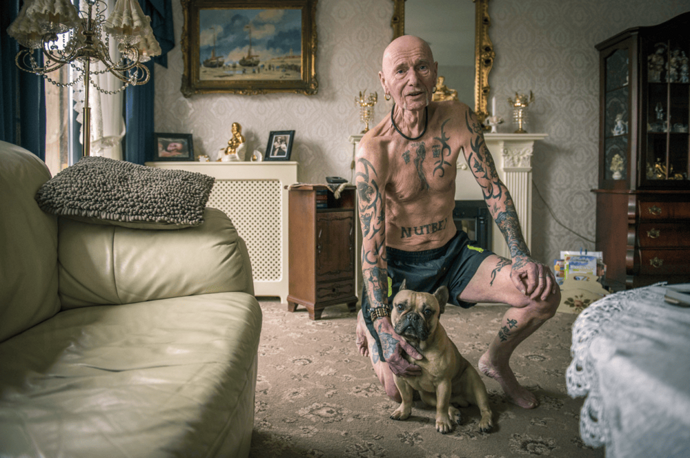 Голландские фотографы создали проект, который отвечает на вопрос: «Как будут выглядеть ваши тату в старости?»