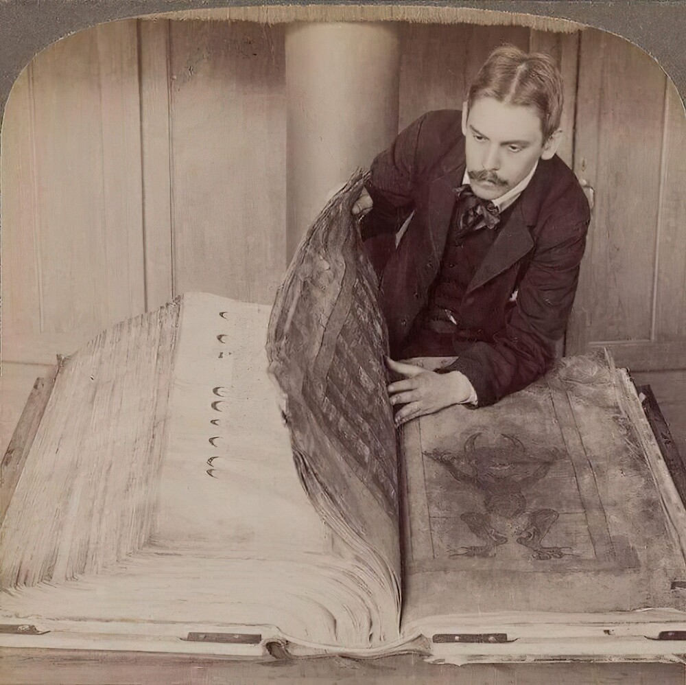 19. Codex Gigas, известный как Библия дьявола, известен по трем причинам