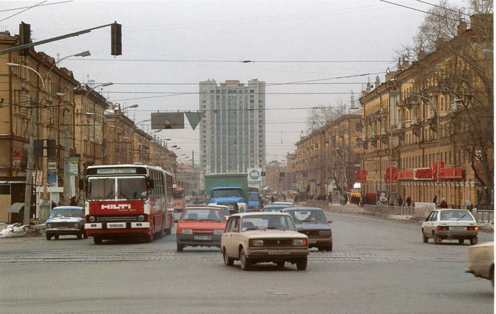 Улица Свердлова. Екатеринбург, 1998 год.
