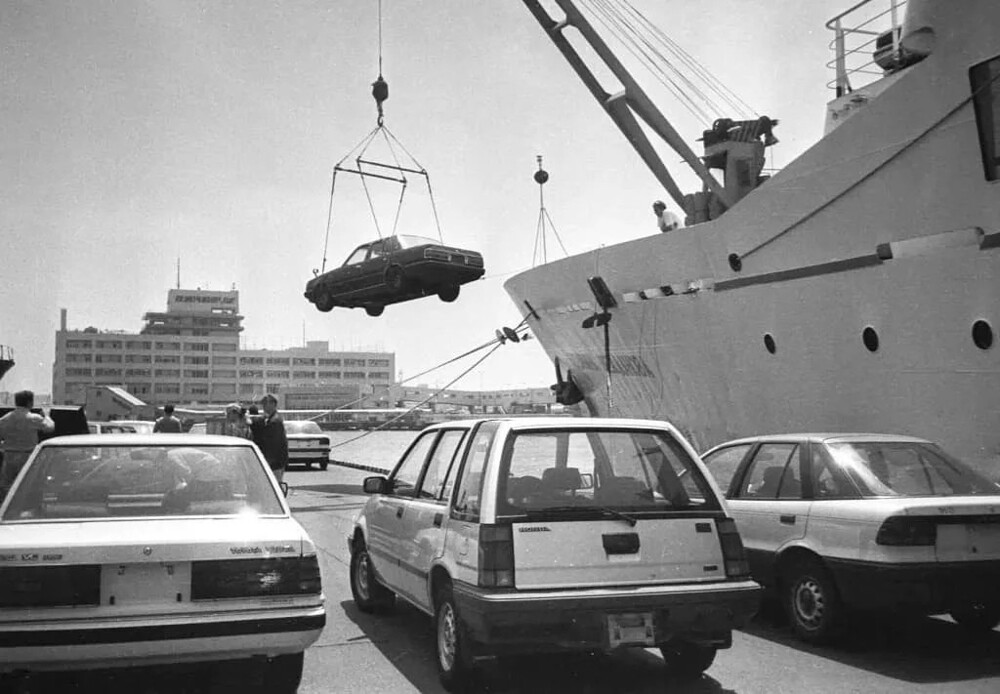 Доставка авто из Японии, 1990-е.