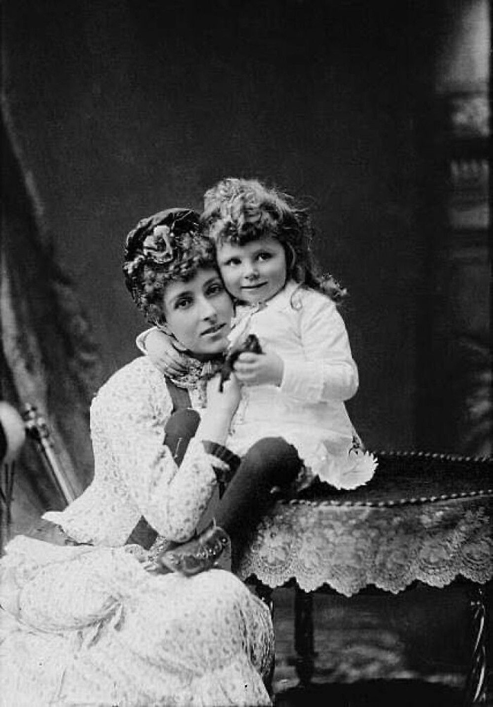 18. Мама с дочкой, 1880 год
