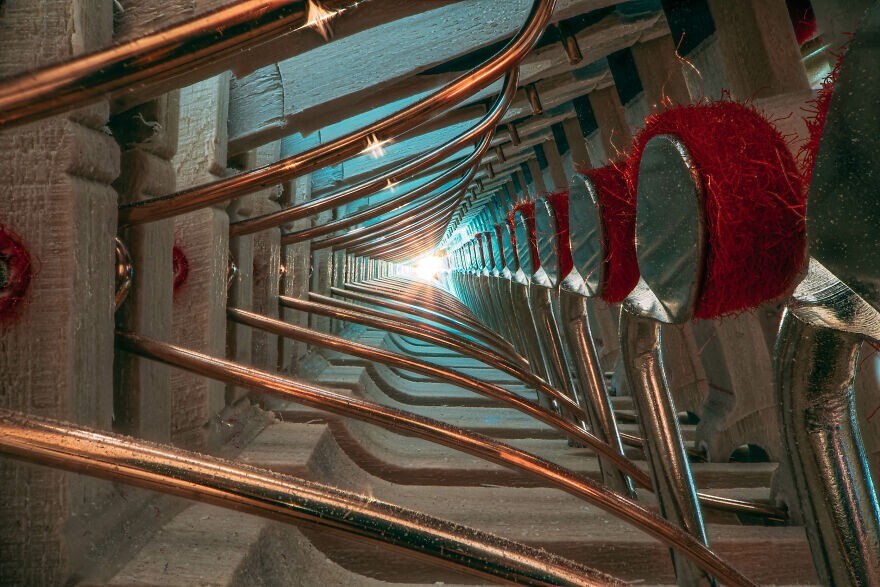 21. Изысканная "архитектура" рояля Steinway. Снимок собран из 106 фотографий с разных ракурсов