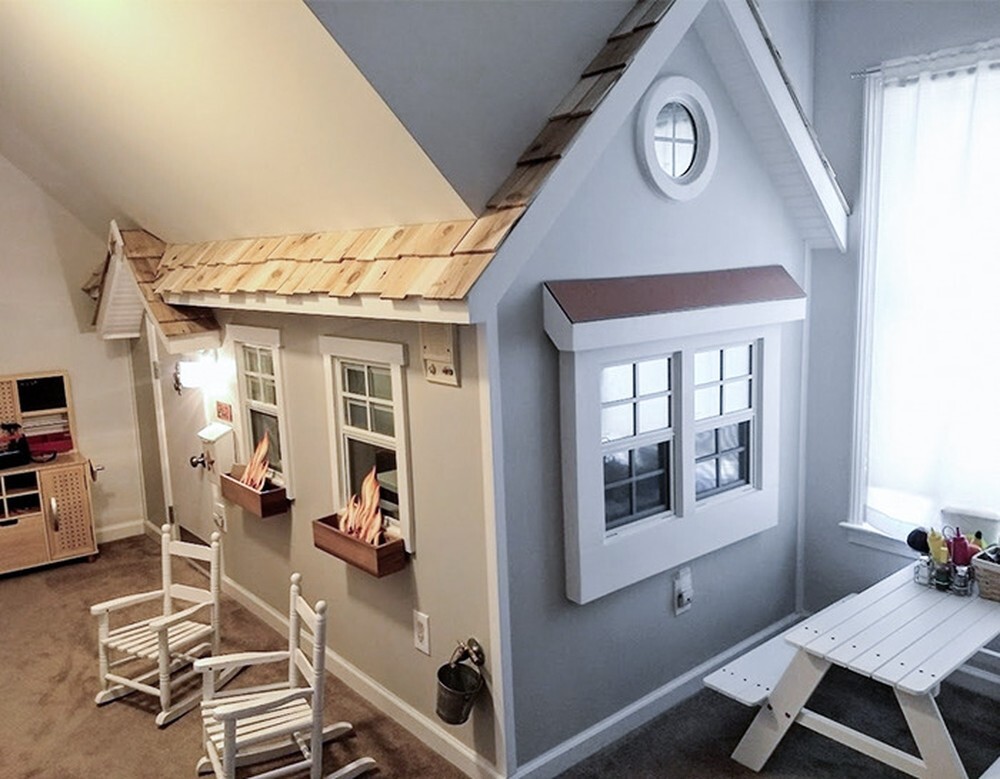 6. «Мой муж построил этот крытый игровой домик для наших приемных детей. В нем есть кухня, настоящие рабочие окна и освещение»
