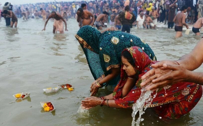 Противоречивая гигиена Индии: почему левая рука считается "нечистой", и зачем в туалетах кувшин с водой