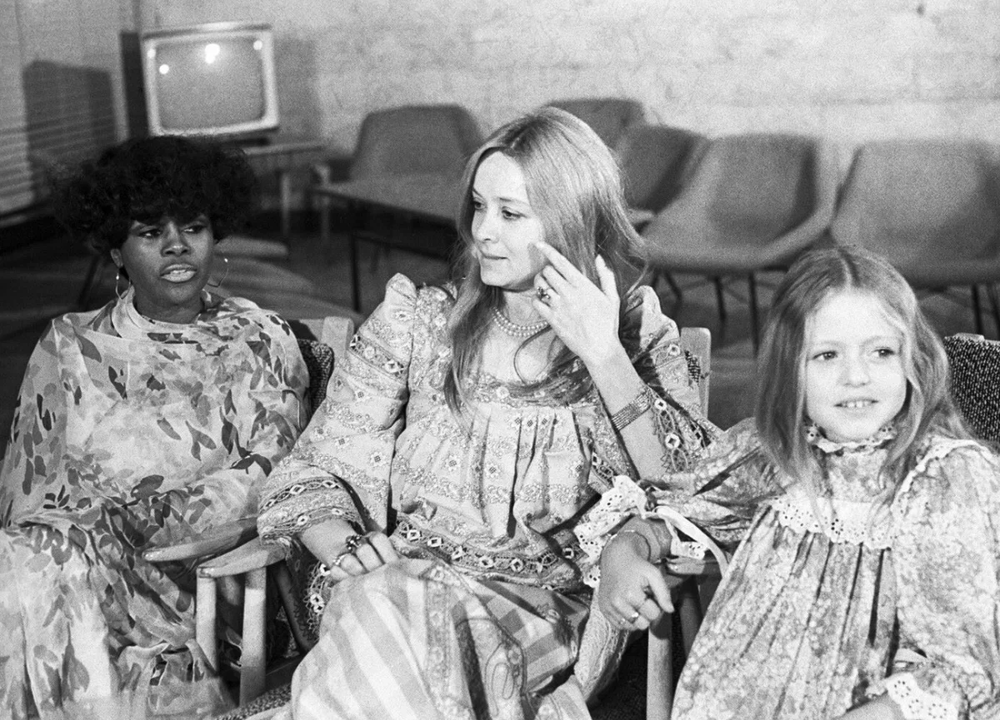 Сисели Тайсон, Маргарита Терехова и Пэтси Кензит во время премьеры советско-американского кинофильма «Синяя птица», 1976 год