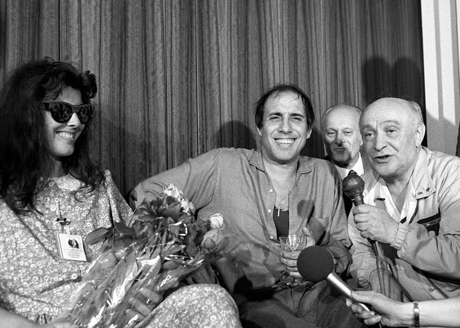 Адриано Челентано, его супруга Клаудиа Мори и Ролан Быков в Москве, 1987 год