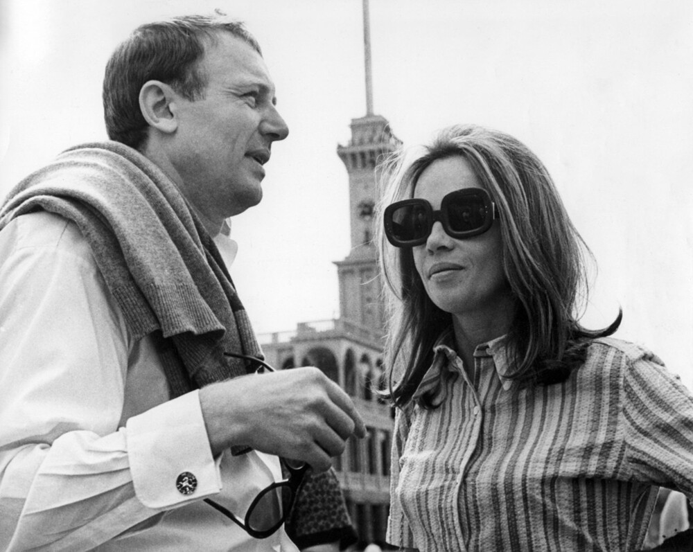 Иннокентий Смоктуновский с французской актрисой Лесли Керрон, 1967 год. (здесь лучше)