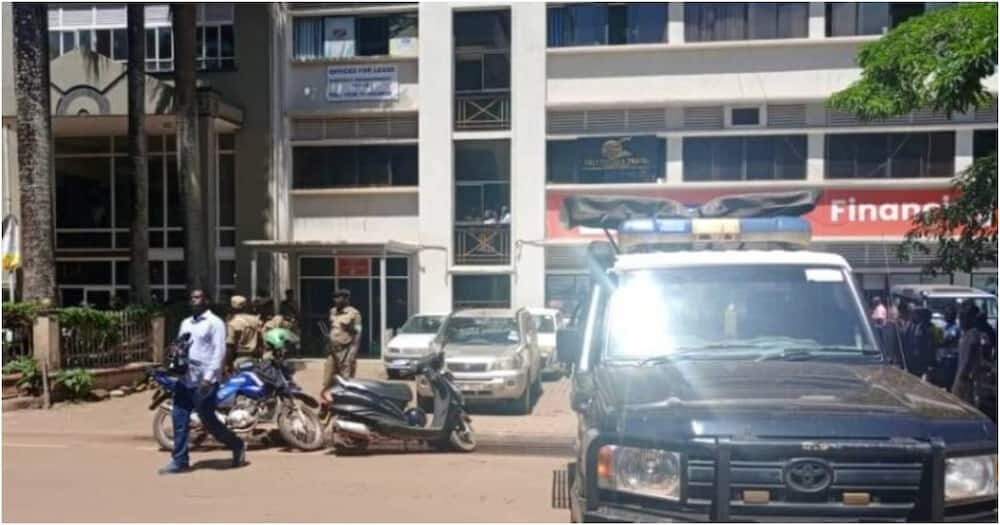 В Уганде полицейский застрелил сотрудника банка из-за долга по кредиту