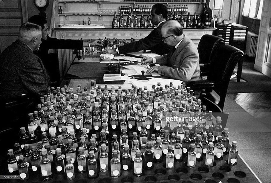 Работа мечты - дегустаторы коньяка Hennessy, 1952 год