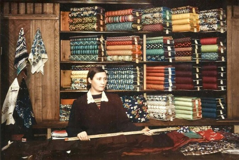 Отдел ткани в Кировском универмаге Ленинграда, 1956 год