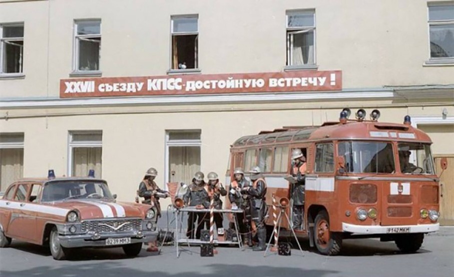 Легковой автомобиль ГАЗ-13 Чайка пожарной охраны г. Москва; 1986-й год