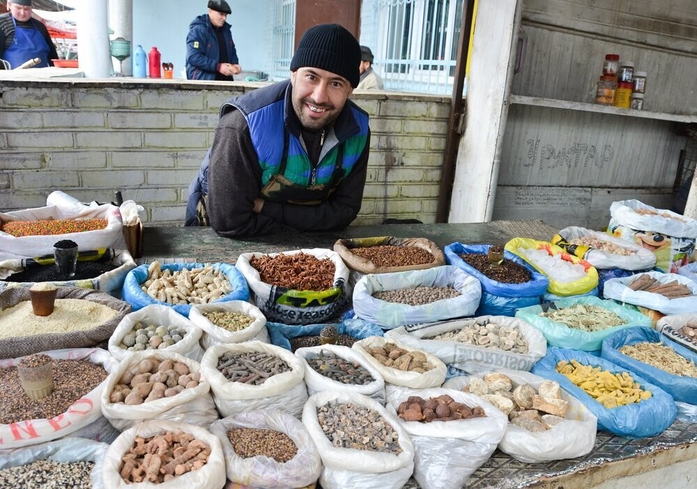 Зачем киргизы (и не только) едят мел и глину?