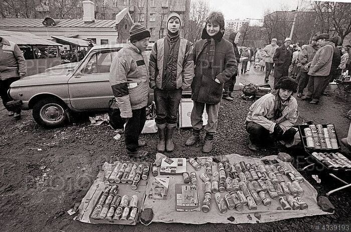 Продажа и обмен пивных банок для коллекций. Москва, 1992 год.