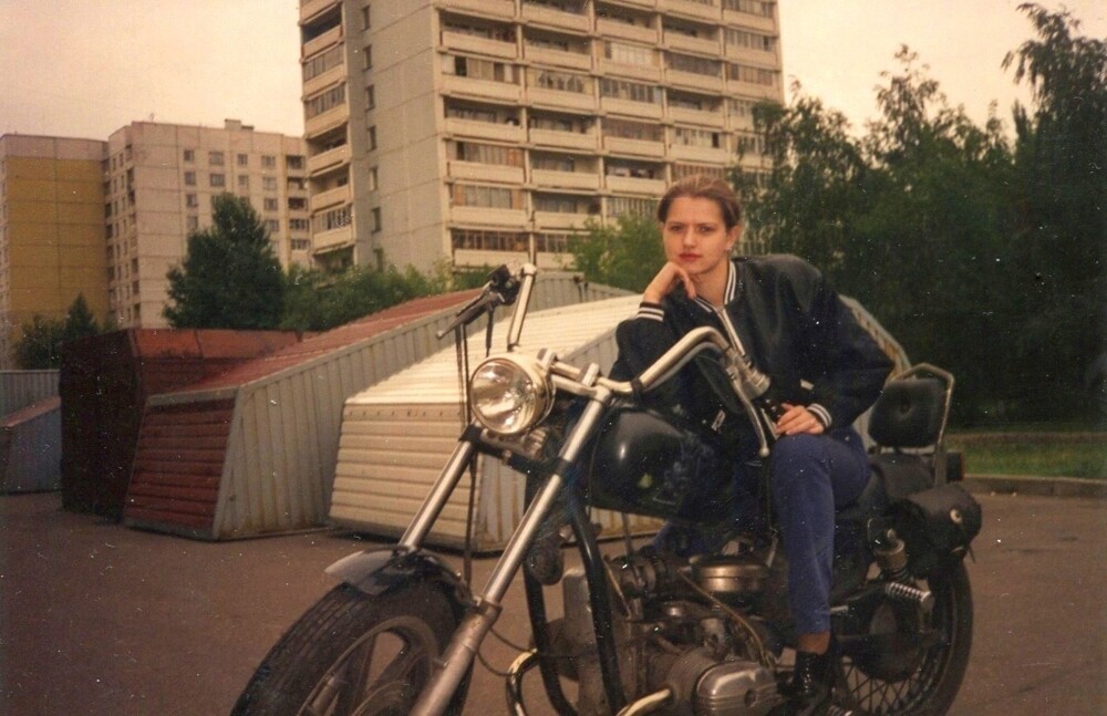 На фоне ракушек. Москва, 90-е.