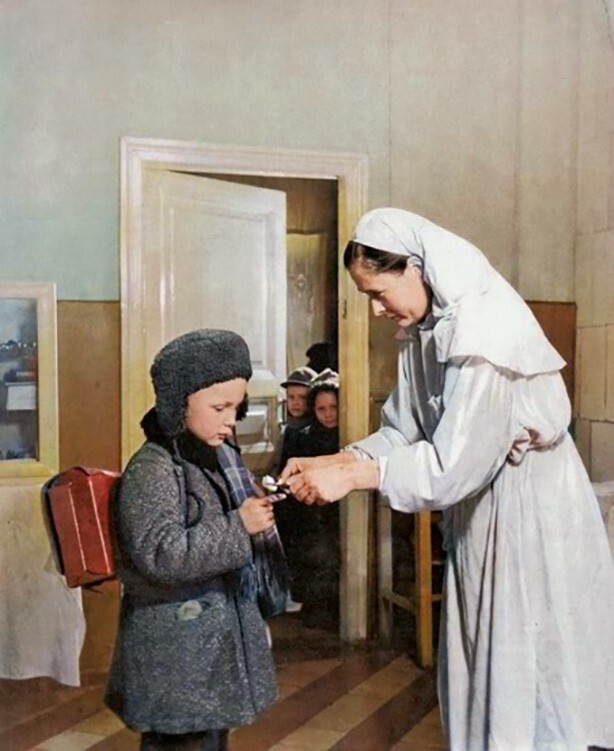 Сельская больница. Неотложная помощь. 1953 год. Фото Ю.Чернышова