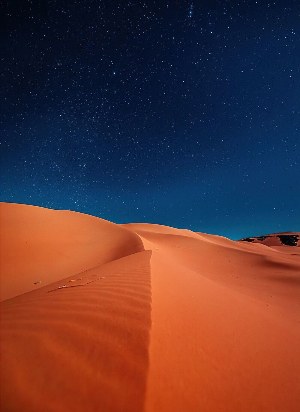 2. Алжирская Сахара ночью. Без светового загрязнения небо выглядит поистине невероятно