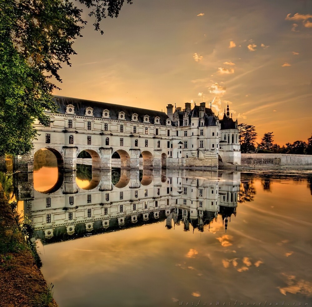 8. Шато де Шенонсо — самый своеобразный и красивый из замков Луары. Франция