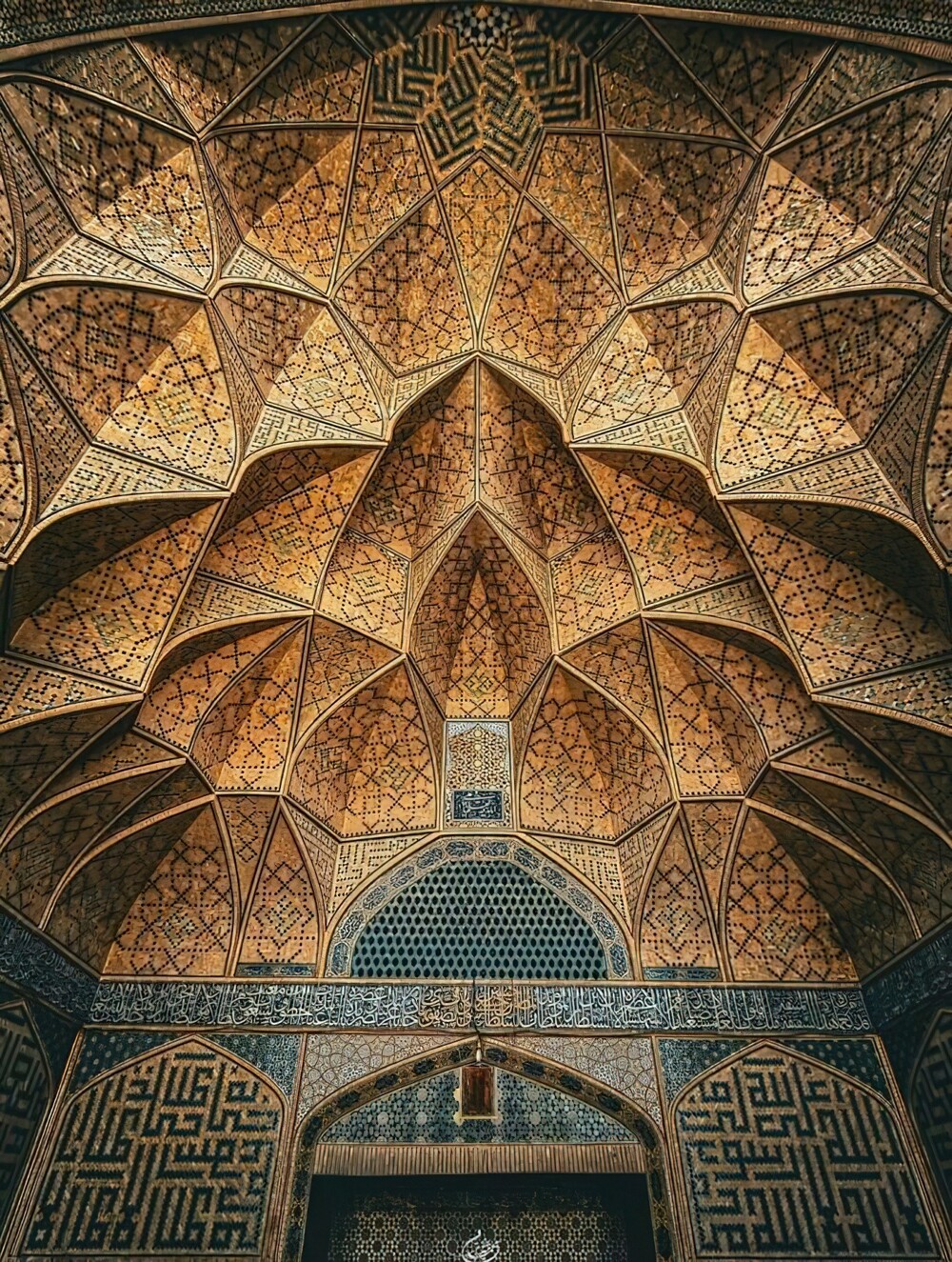 11. Мечеть Джами (Пятничная мечеть) в Исфахане, Иран