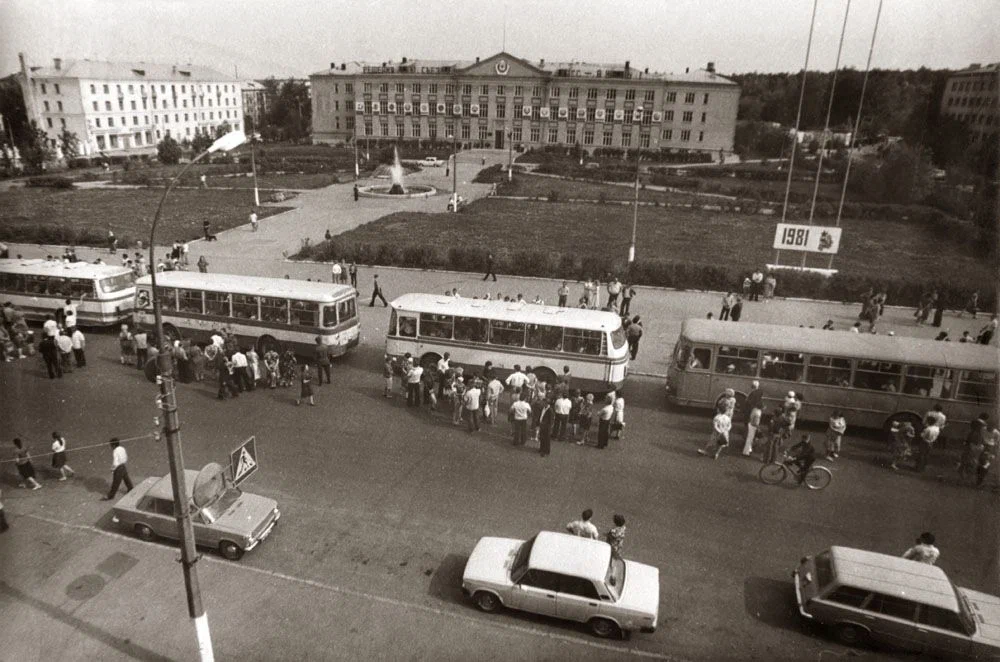 Арзамас Горьковской области (ныне Нижегородской), 1981 год.  Детей в пионерские лагеря отправляют.