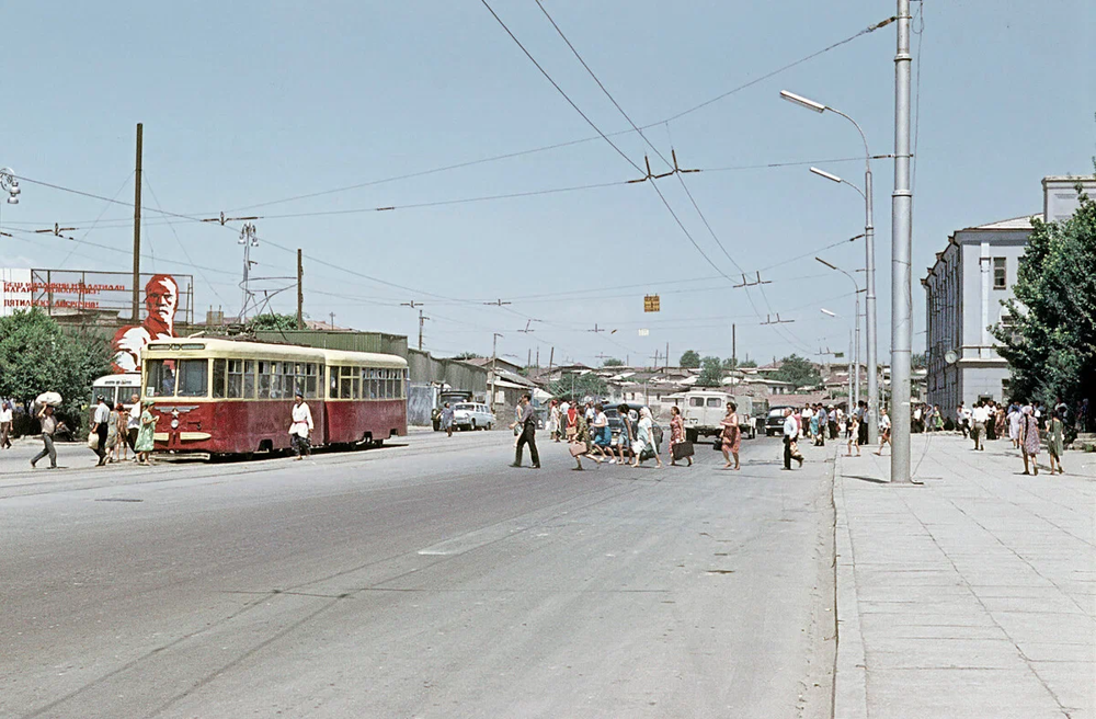 Ташкент, Узбекская ССР, 1968 год. Трамвай в Ташкенте уже история.