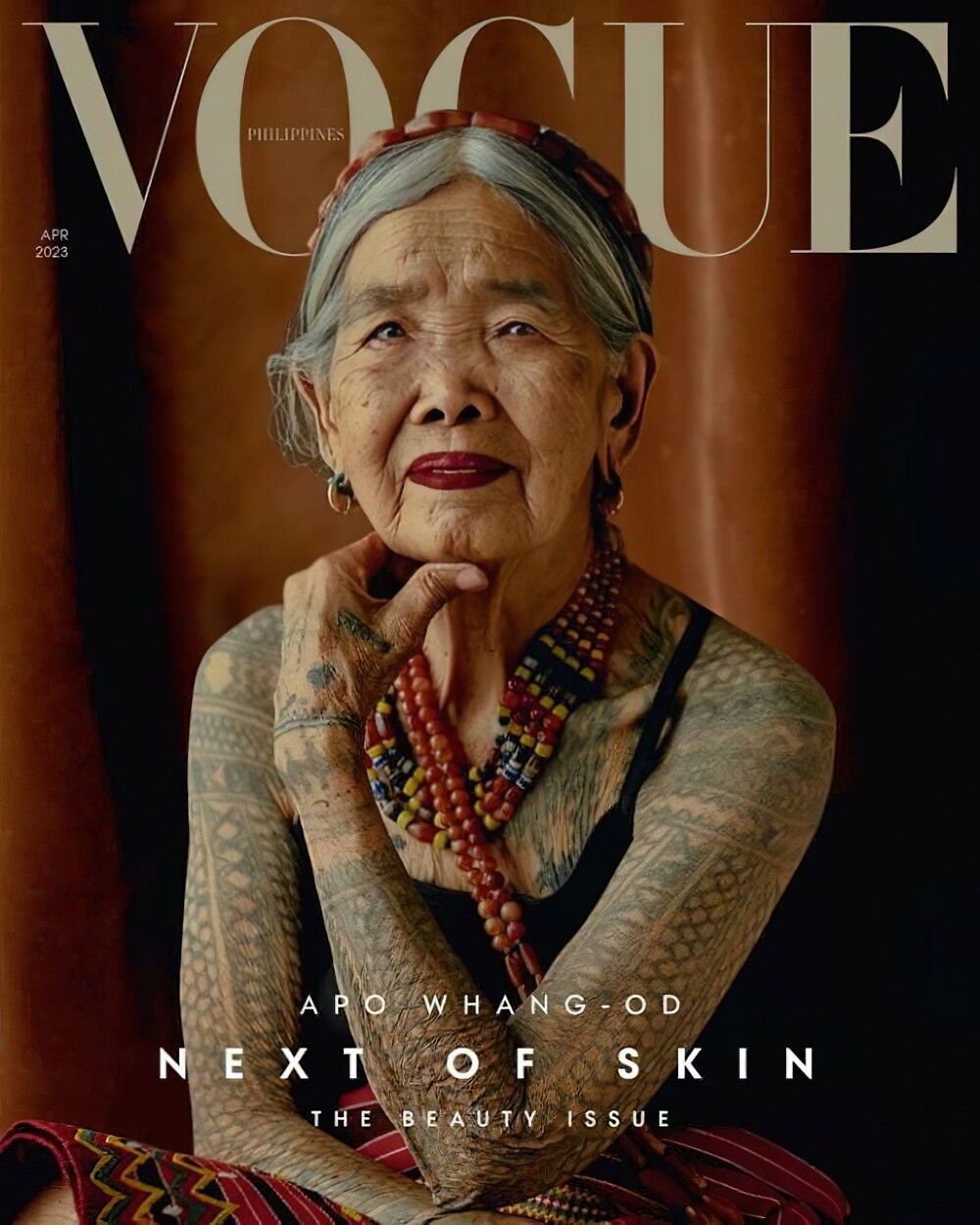 1. 106-летняя филиппинка стала самой старой моделью с обложки Vogue