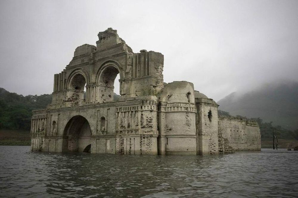 Засуха в Мексике обнажила церковь XVI века