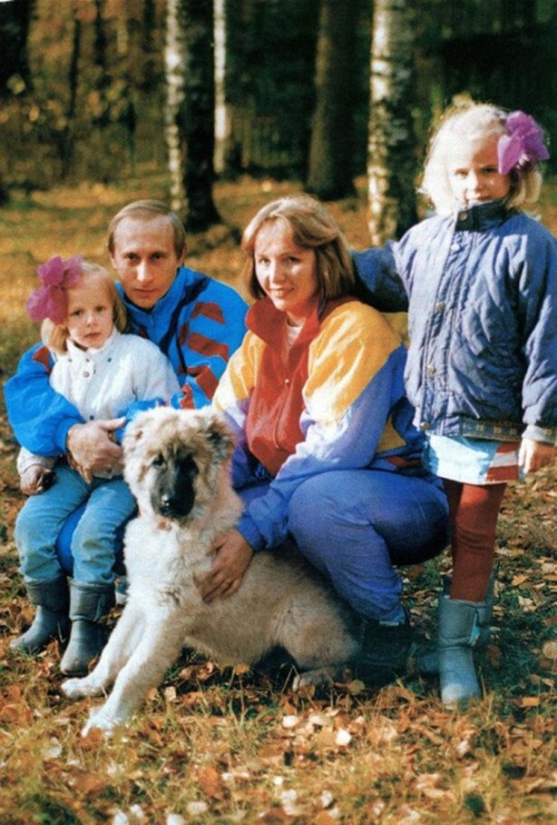 Владимир Путин с семьёй. 1992 год