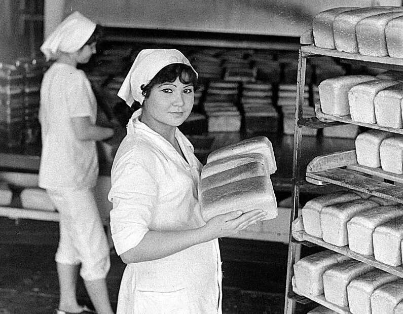 Что случилось в нашей стране с хлебом? * Многие граждане говорят, что вкусный был только советский, а сейчас есть невозможно
