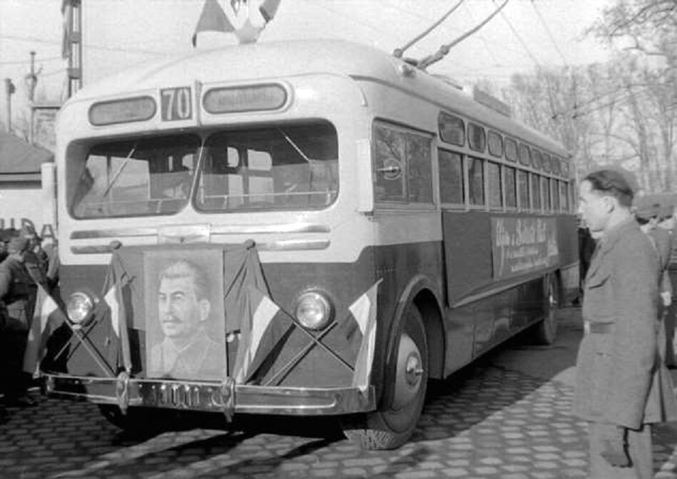Первый троллейбус в Венгрии, 1949 год