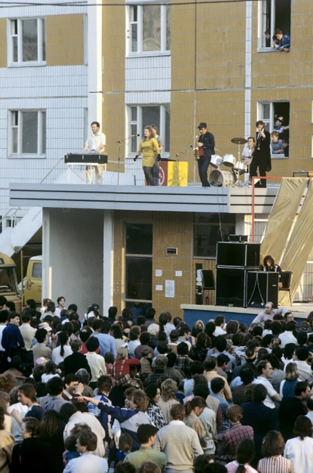Концерт на празднике новоселья в молодежном жилищном комплексе «Атом», Москва, 1988 год