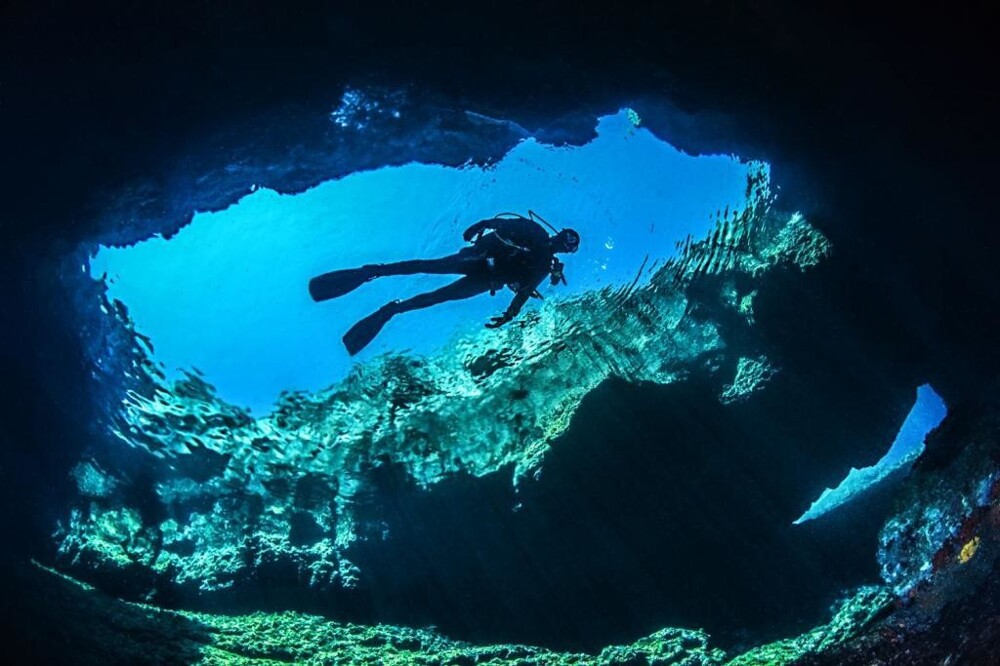 15. "Игнорирование знаков при погружении в подводную пещеру тоже может привести к смерти"