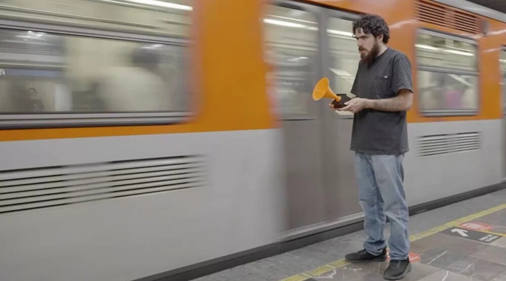 Мексиканский инженер сделал «слепой фотоаппарат», который «слушает» предметы