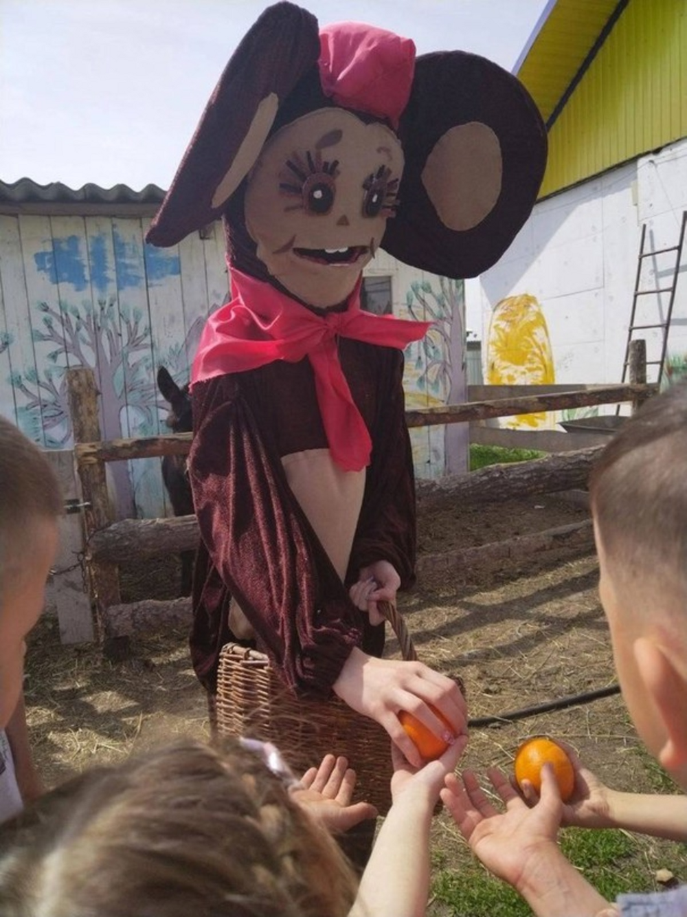 «Чебурашка уже не тот»: на детский праздник в Ульяновской области пришёл жутковатый аниматор