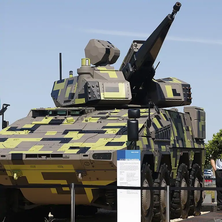Медведев попросил координаты стройки танкового завода Rheinmetall на Украине