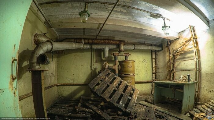 "Невидимое" бомбоубежище под бывшей чайной фабрикой. Вход оказался... в мусорке