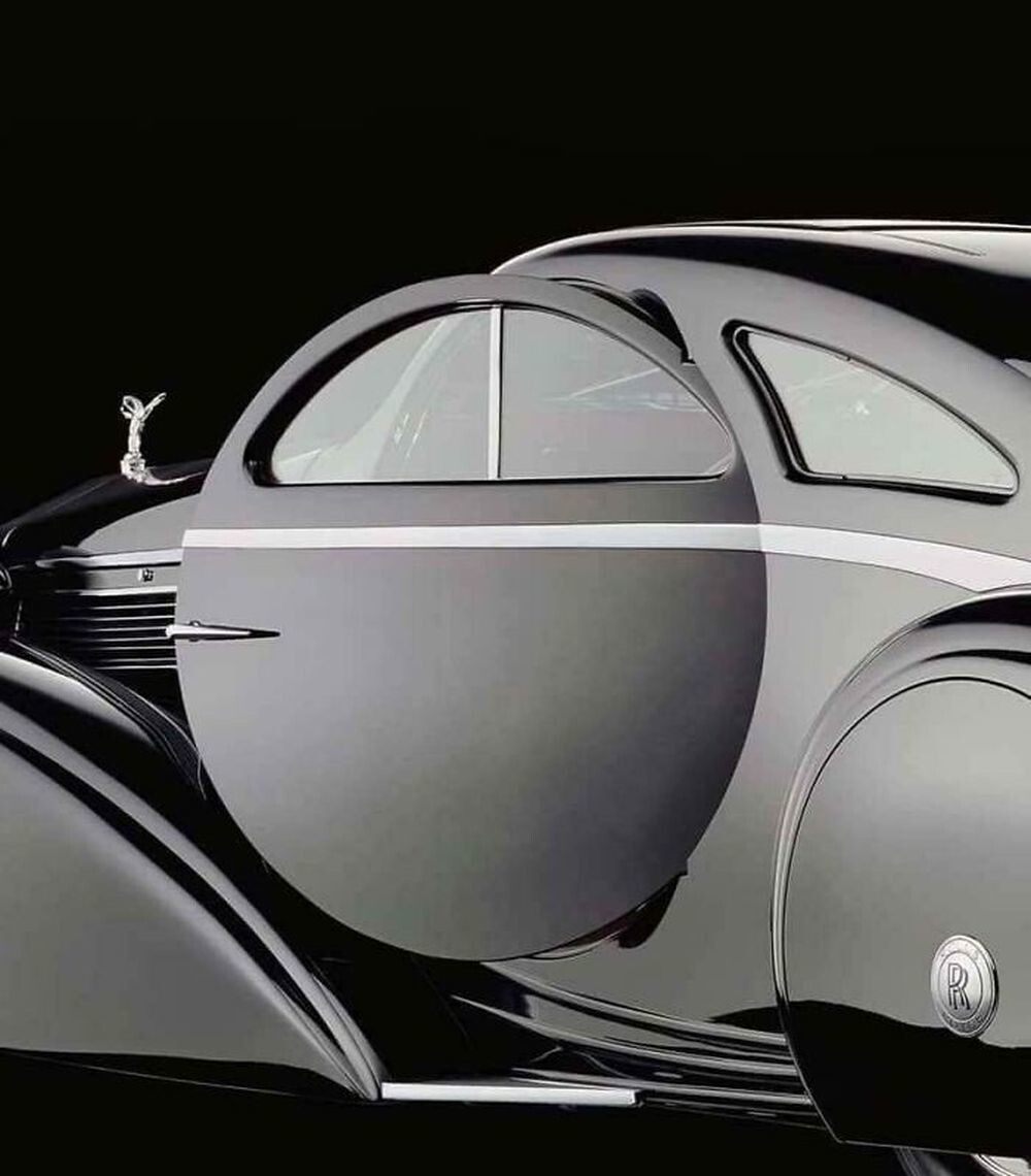 19. Rolls Royce Phantom I 1925 года с круглыми дверями 