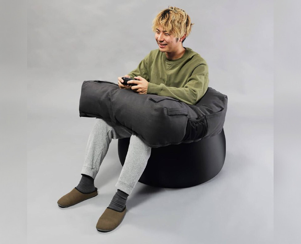 Японский бренд Bauhütte показал гениальное изобретение — геймерскую подушку