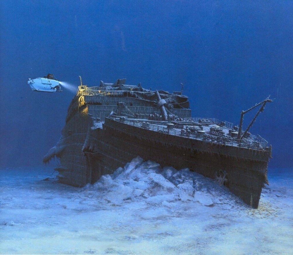 Туристический батискаф пропал с радаров во время экспедиции к "Титанику"