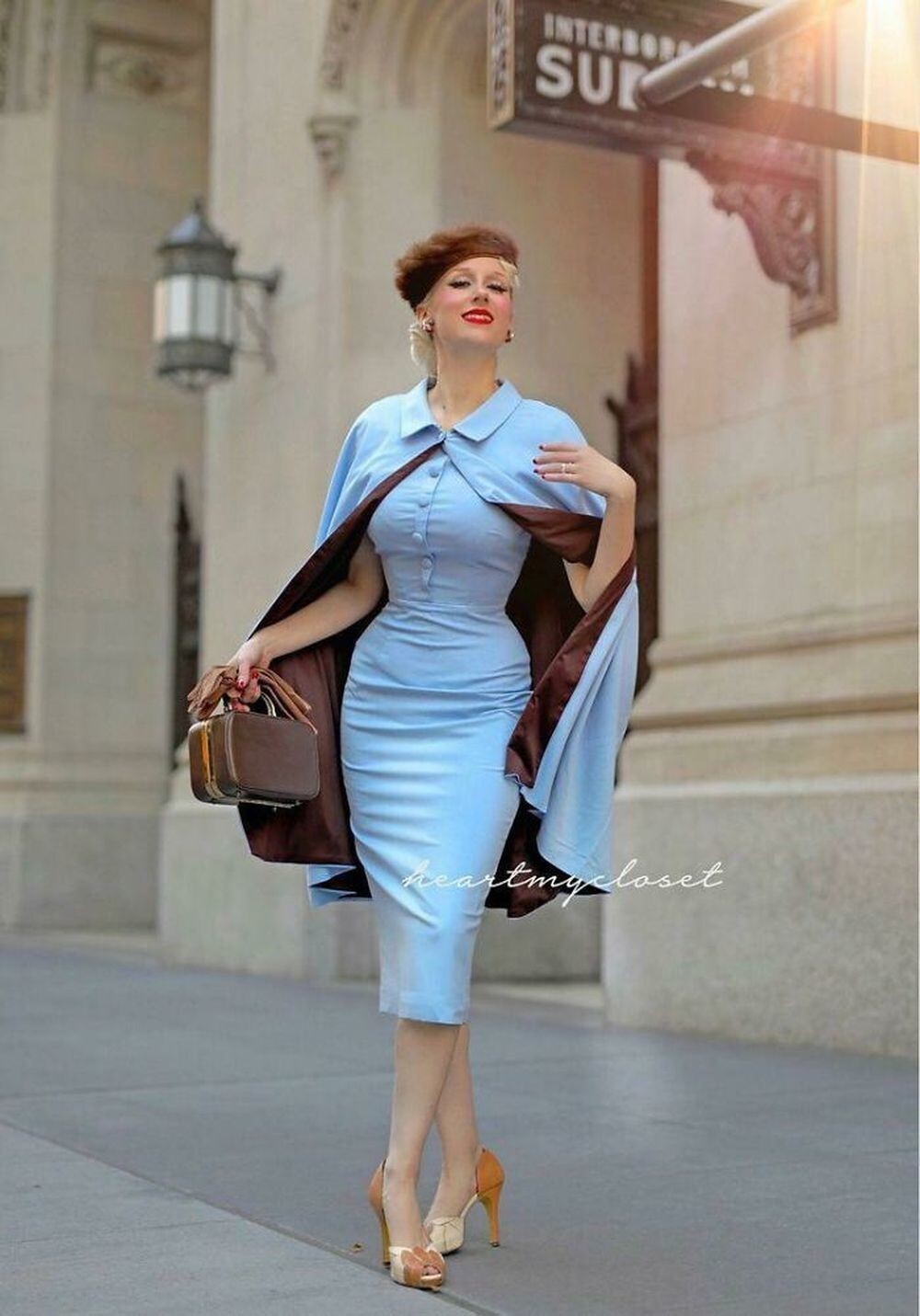 19. «Накидка и платье Claudia — винтажный наряд в стиле 1950-х годов»