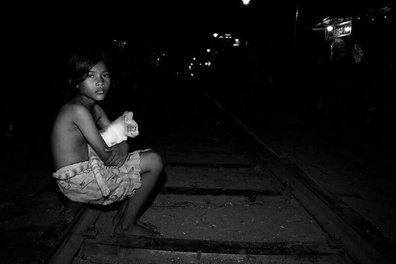 Мрачные фото о том, как живут в самом бедном районе Камбоджи