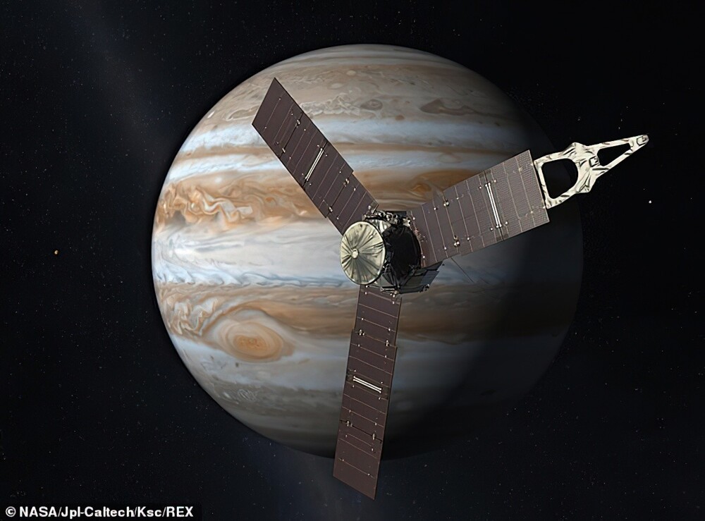 Зонд НАСА зафиксировал зелёную вспышку на Юпитере