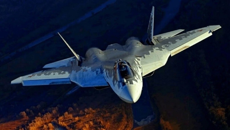 Российские истребители Су-57 сбили самолеты ВВС Украины ракетами большой дальности Р-37М, сообщает американское издание Military Watch.