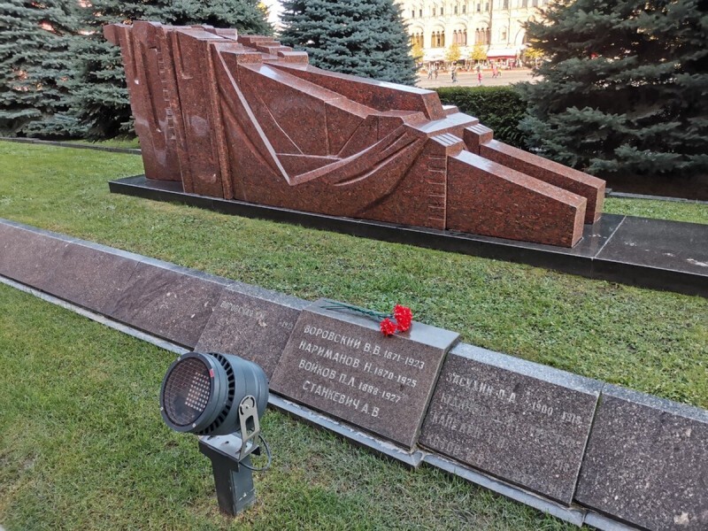Кем был генерал Станкевич, похороненный рядом со Сталиным