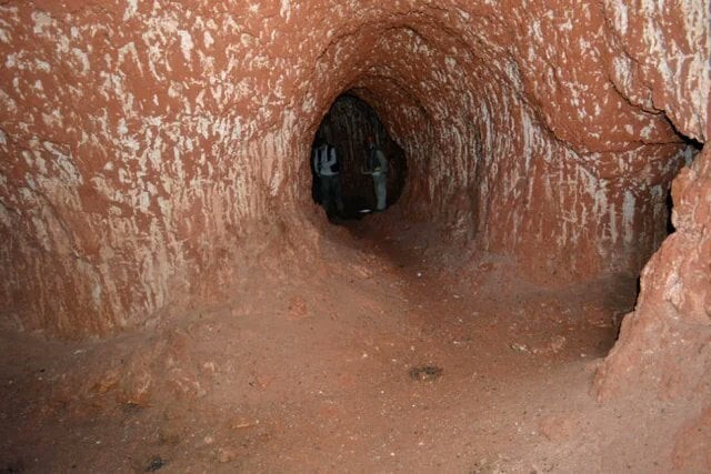 12. Туннель, вырытый гигантским ленивцем 10 тысяч лет назад, в Бразилии