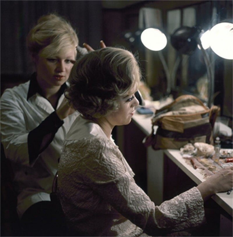 Алиса Фрейндлих в гримерной. 1976 год.